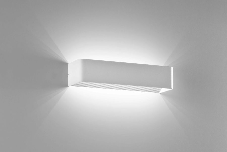 White aluminum wall lamp LED Cubo large